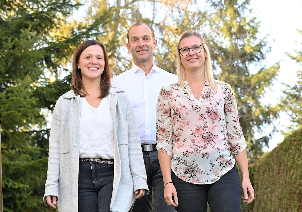 Blatt Papier mit lächelnden Smilie